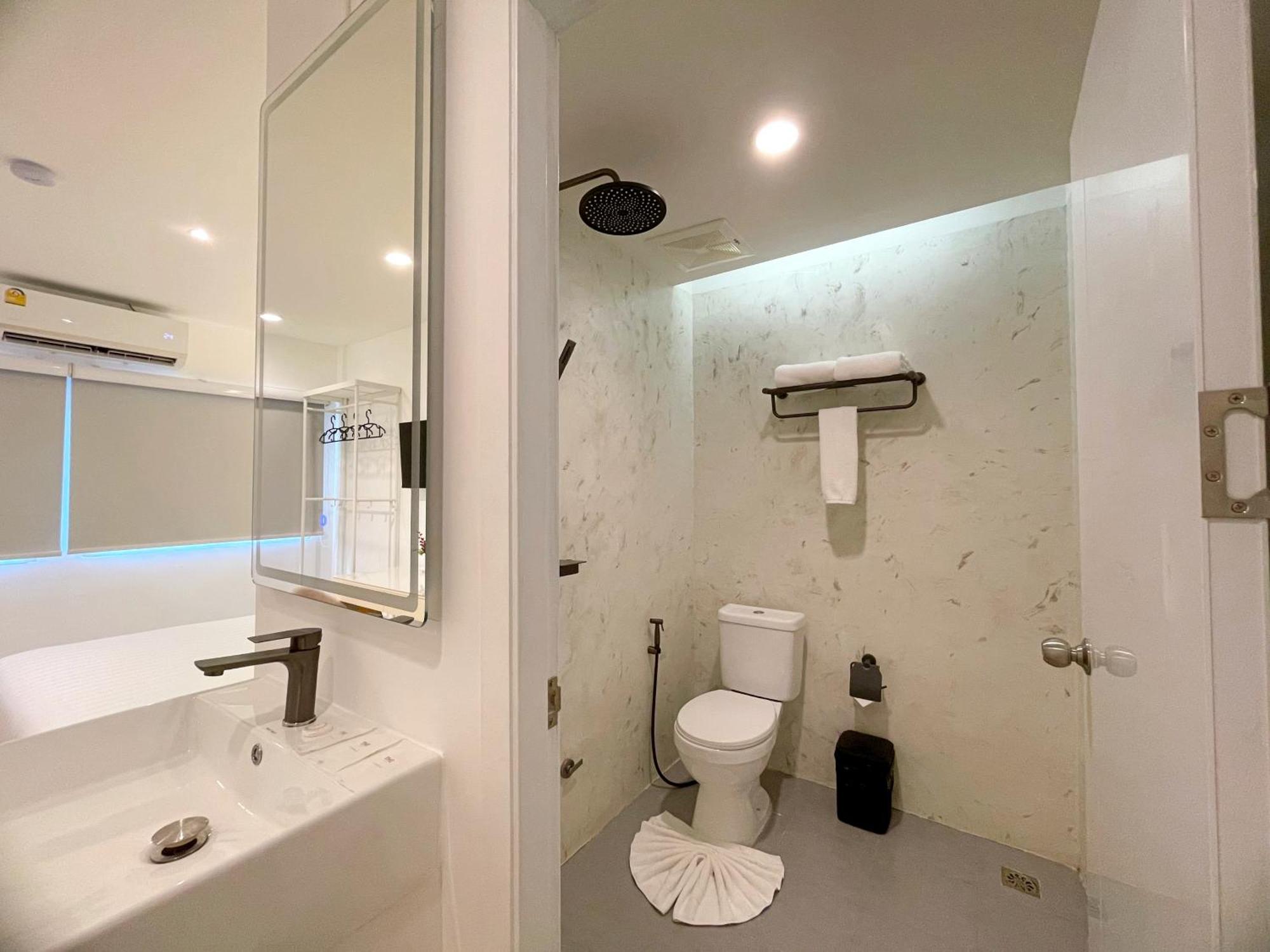 Arawana Express Sukhumvit 22 Aparthotel Bangkok Eksteriør bilde